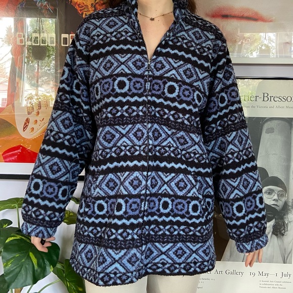 Big fuzzy sweater - Picture 3 of 4